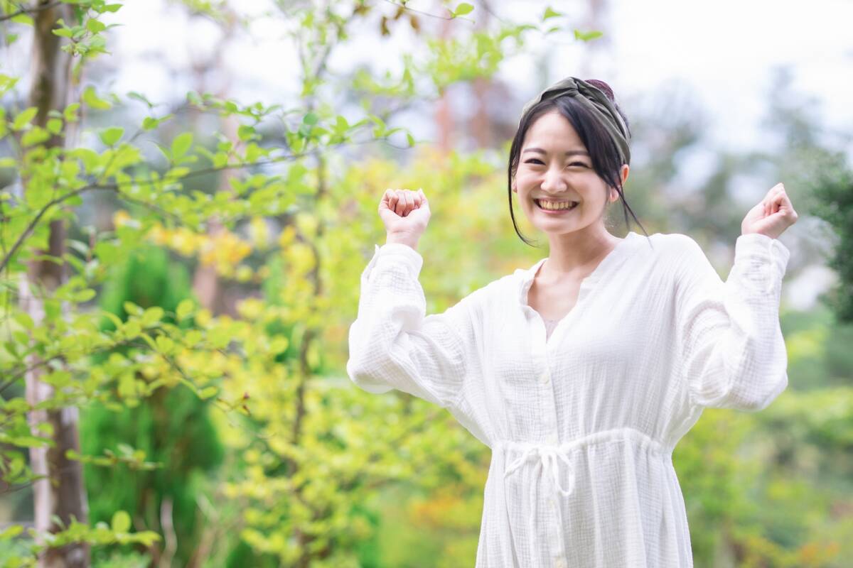 喜ぶ女性